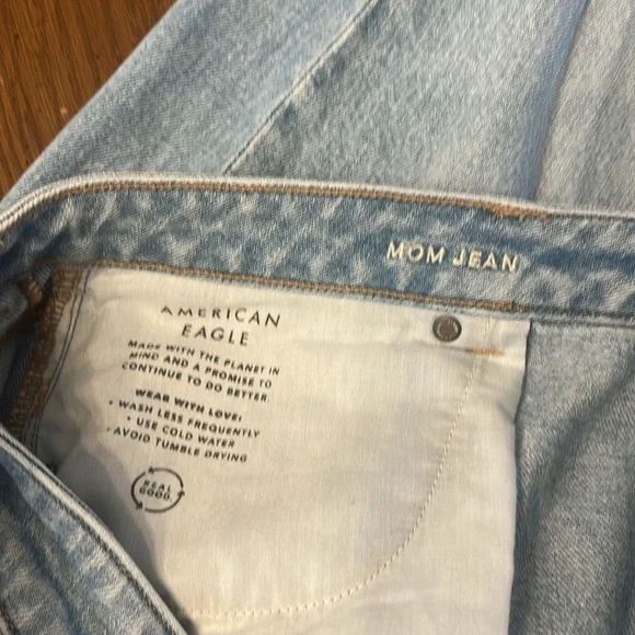 American Eagle strigid mom jean 20 blue breeze - Picture 4 of 16